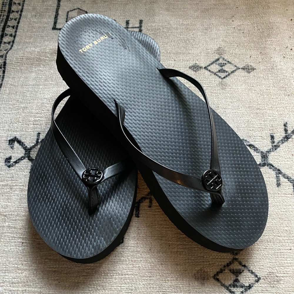 Black Tory Burch platform flip flops size 8